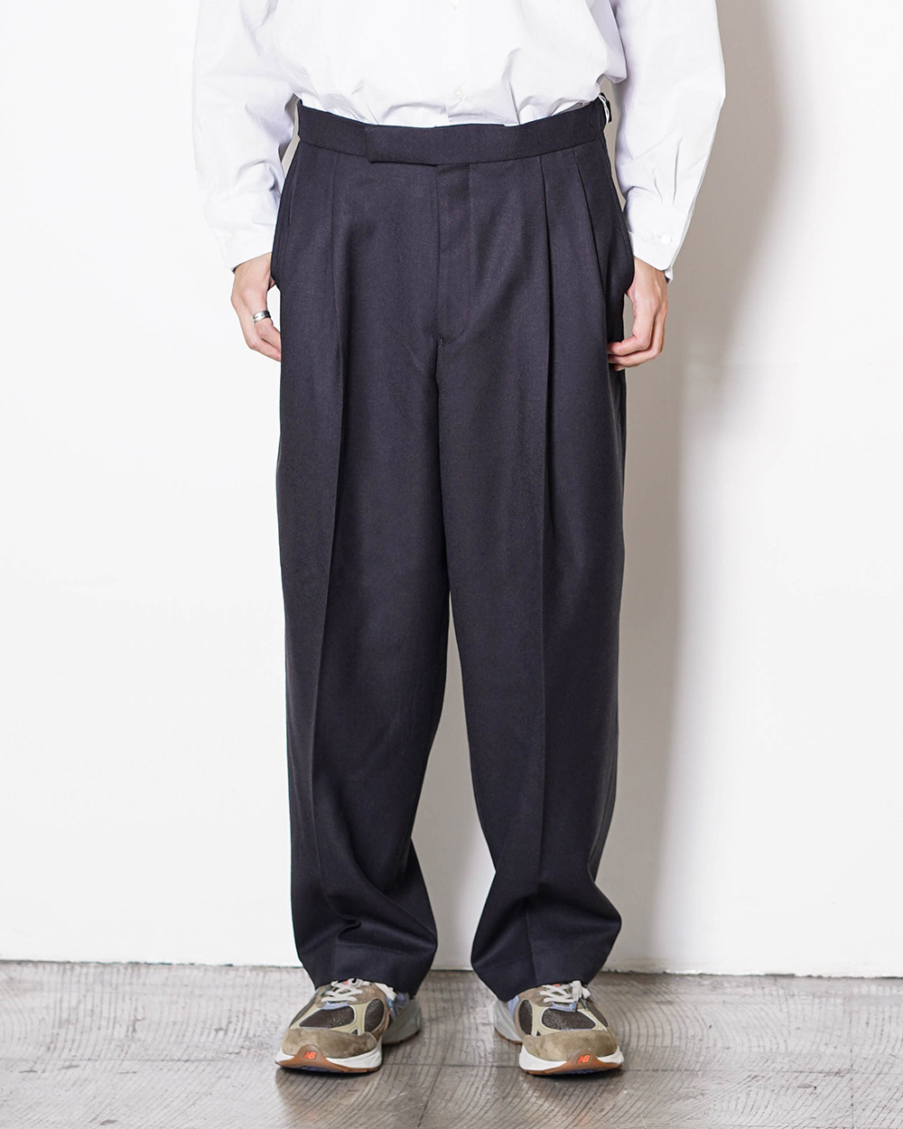 2 Tuck Wide Officer Pants (Charcoal)